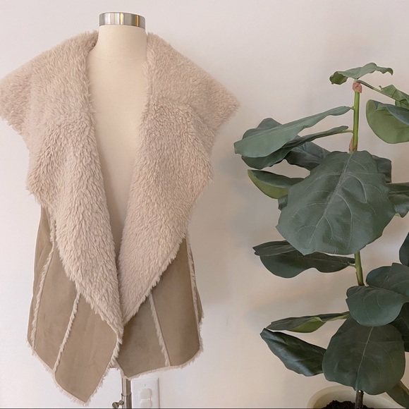 YMI Jackets & Blazers - Oversized Faux Shearling Vest Size L